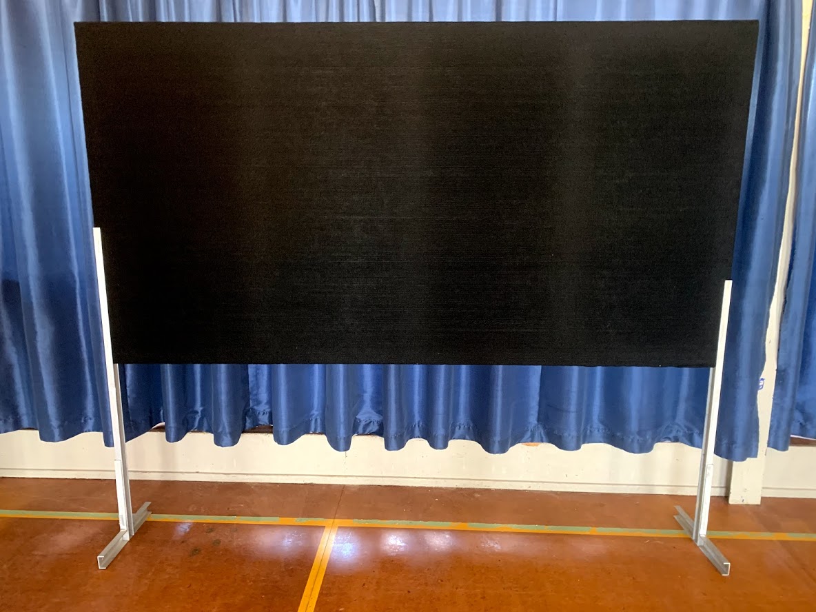 EXHIBITION PANELS BLACK ON LEGS LANDSCAPE